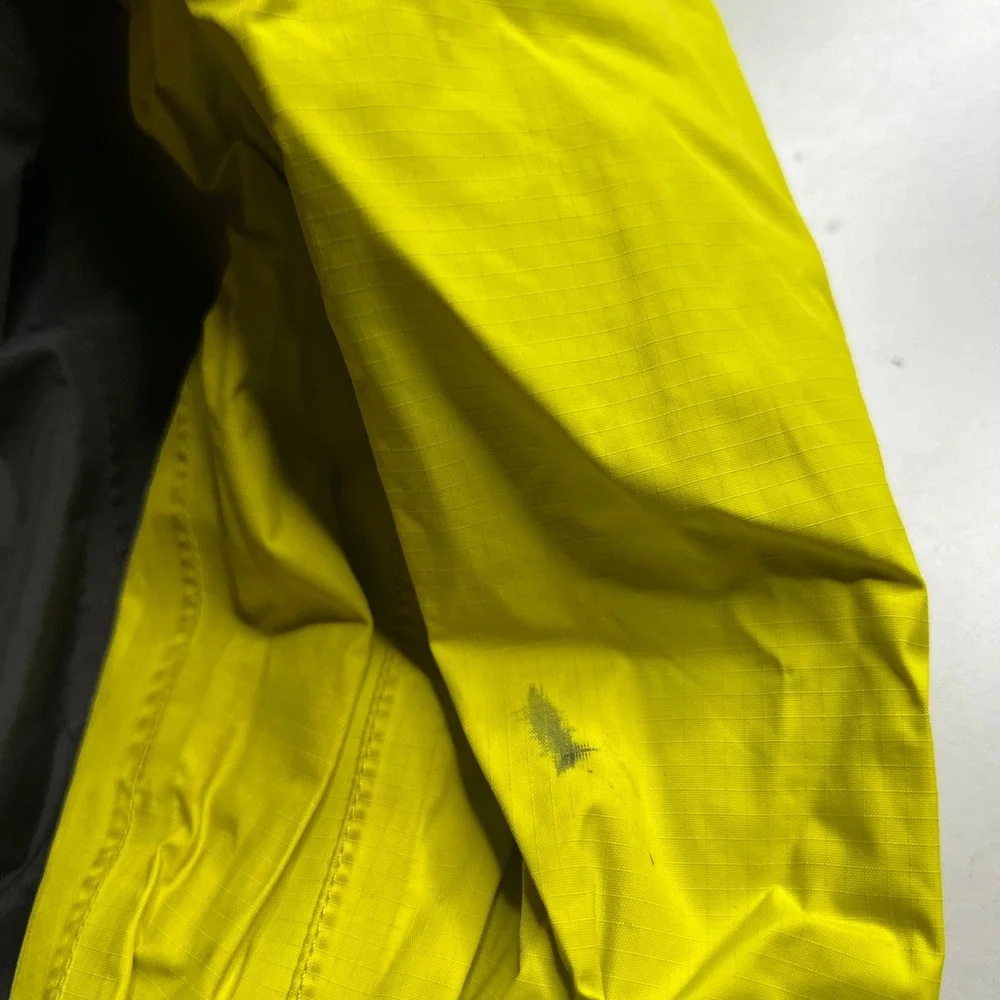 The North Face DryVent Rain Jacket Mens Medium Yellow Grey Hooded Shell SC415526